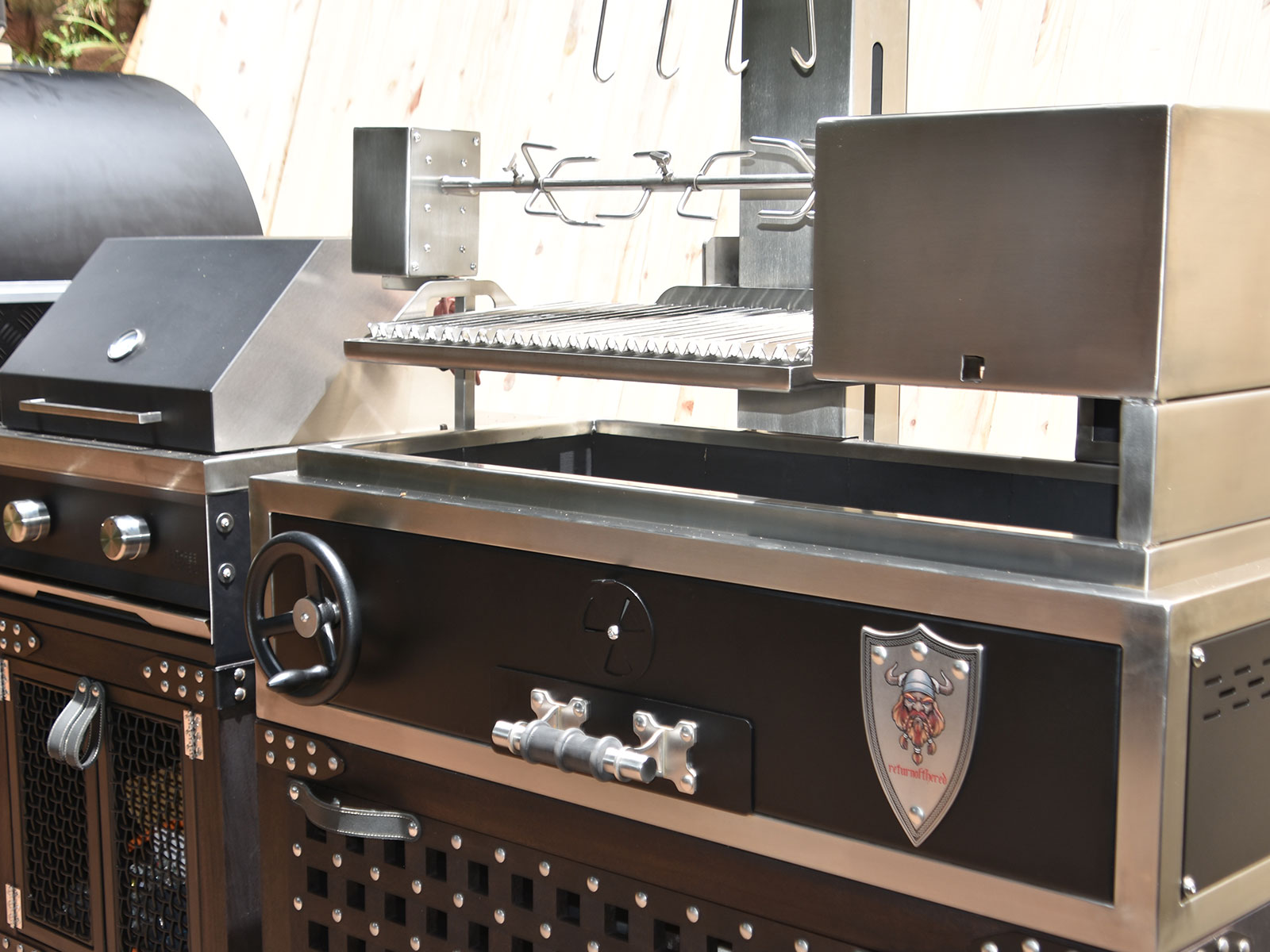 morne-swart-design-fabrication-stainless-steel-braais-custom-furniture-argentinian-asado-gallery--13